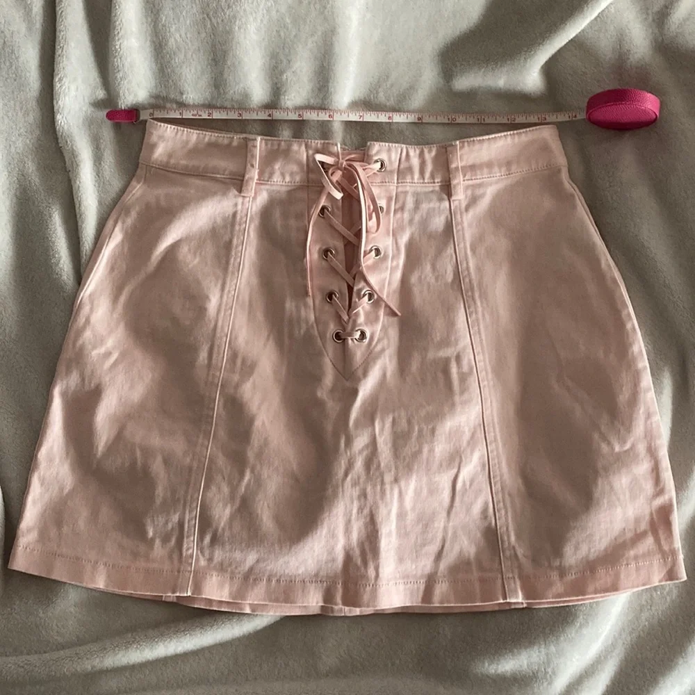Forever 21 Baby Pink Mini Skirt - Picture 4 of 5